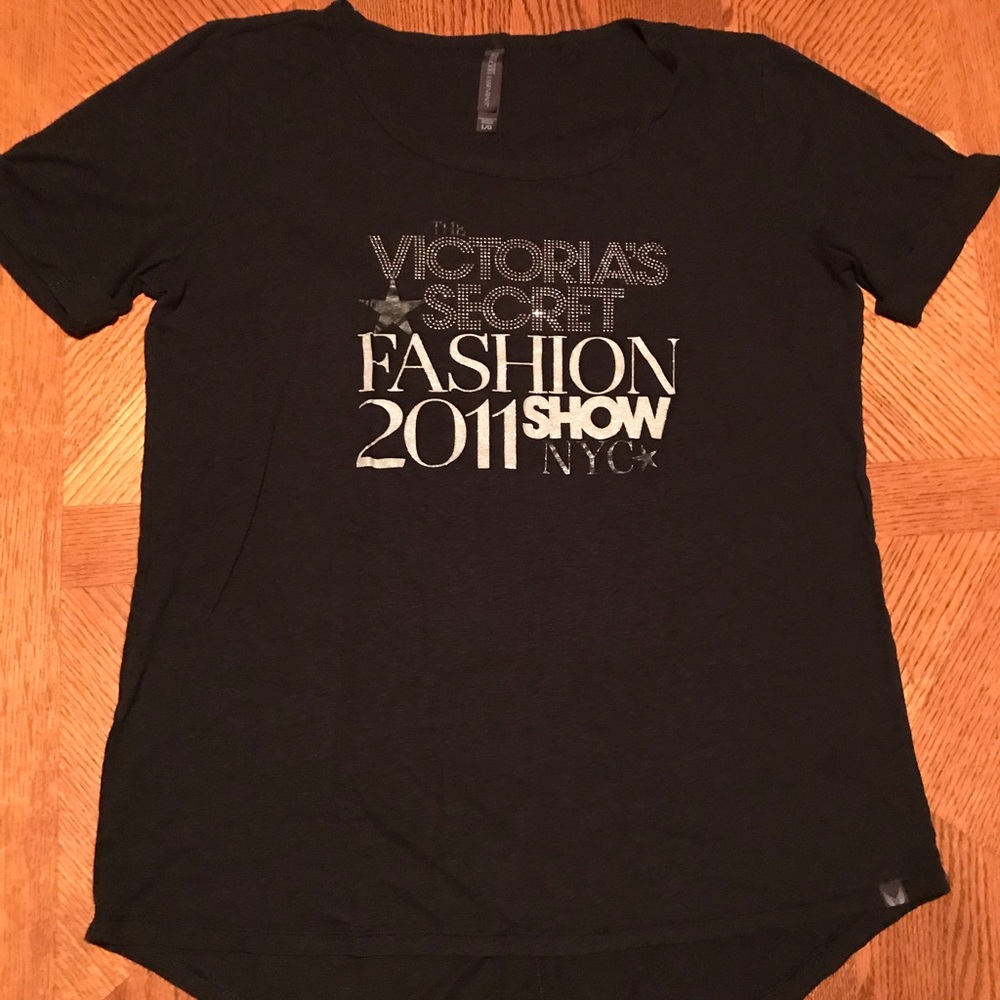 EUC Victoria’s Secret Supermodel Essentials Tee